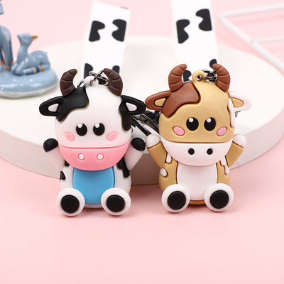 ซิลิโคนการ์ตูนวัว Keychain สําหรับกระเป๋าเป้หลังผู้หญิงและรถยนต์ Pendant
