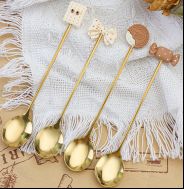 การ์ตูน สัตว์ ซิลิโคน ช้อนและฟอร์คเซ็ต 12 รูปแบบของวงจรจีน 304 สแตนเลสและซิลิโคนระดับอาหาร สีที่กําหนดเองและเป็นส่วนบุคคล